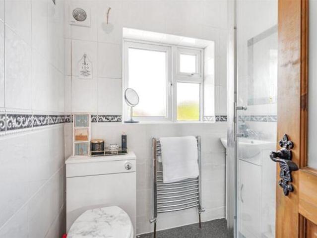 Cottage for sale in Woodside, North Watford