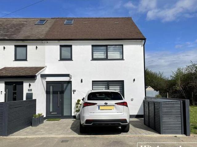 House for sale in Borehamwood, Hertsmere