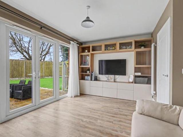 Cottage for sale in Rainham, Kent