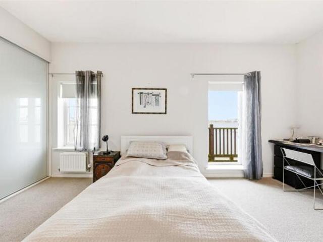Cottage for sale in Swanscombe and Greenhithe, Monks Orchard