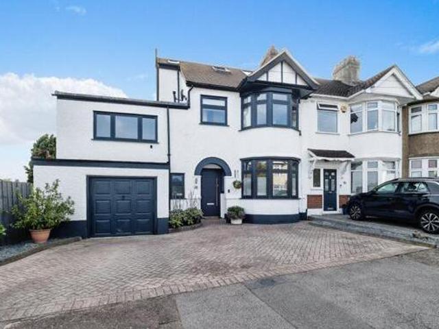 House for sale in Epping
