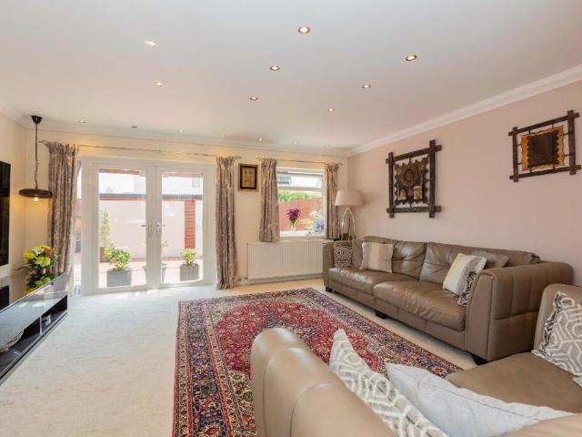 Terraced House for sale in Slough