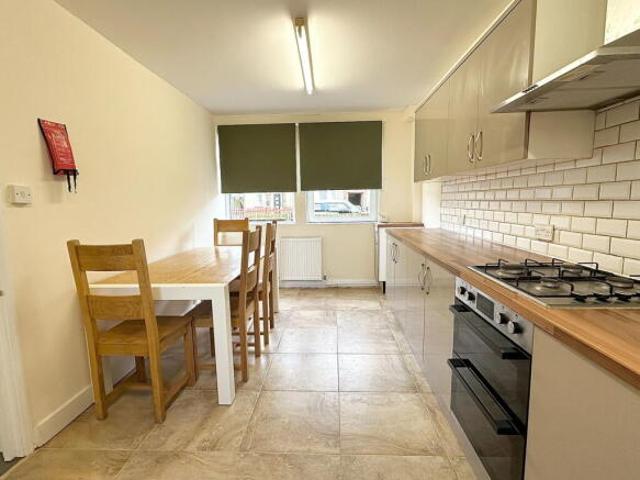 Cottage for sale in Headlands, Northampton