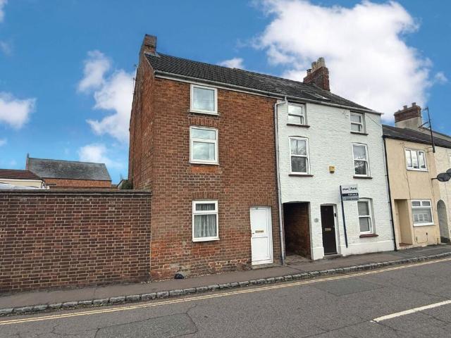 Cottage for sale in Newport Pagnell