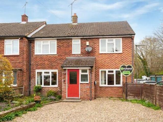 House for sale in Heol-las, Surrey