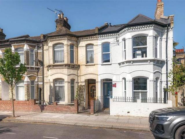 Cottage for sale in Cat Hill