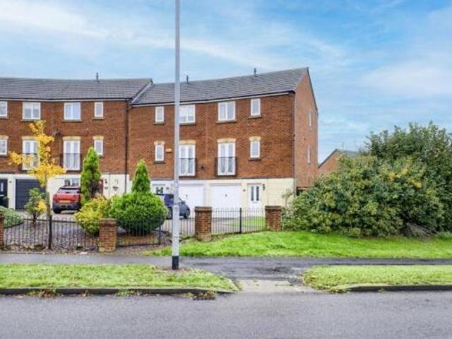 House for sale in Heath Hayes and Wimblebury, Chadsmoor