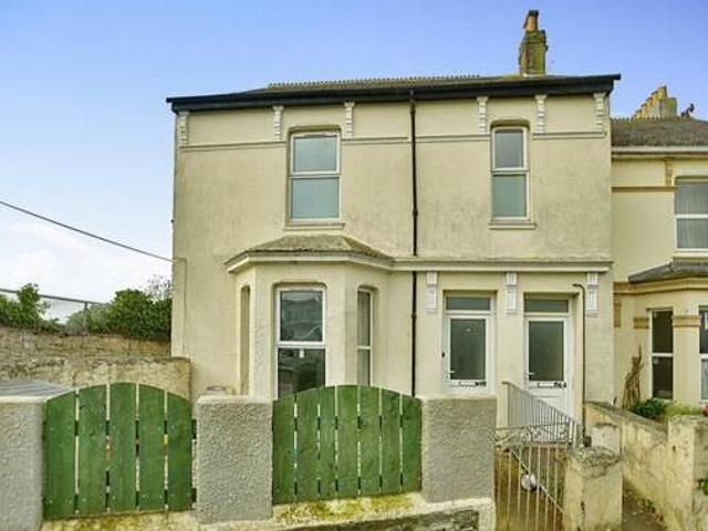 House for sale in Follaton, Strode