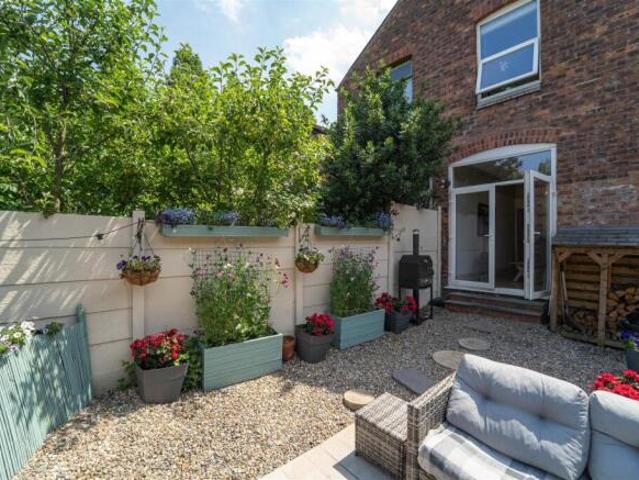 Cottage for sale in Georgia, Greater Manchester