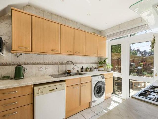 Cottage for sale in Cat Hill, England