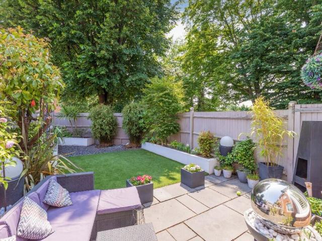 Terraced House for sale in Slough