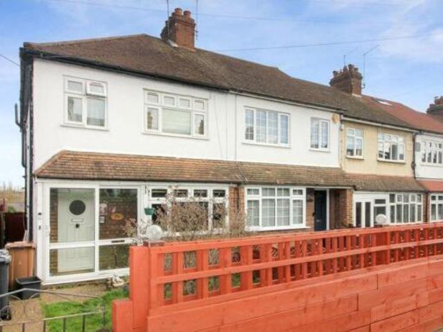 House for sale in Longfield and New Barn, Monks Orchard