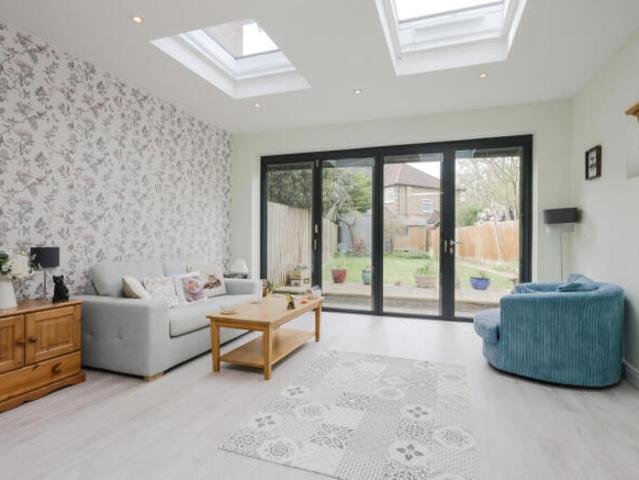 Cottage for sale in London Borough of Merton, Merton Park