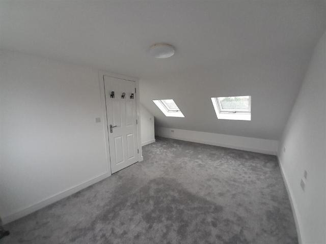 Cottage for sale in Southall, Greater London