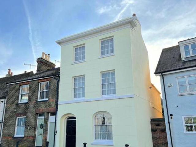 House for sale in Oad Street, Kent