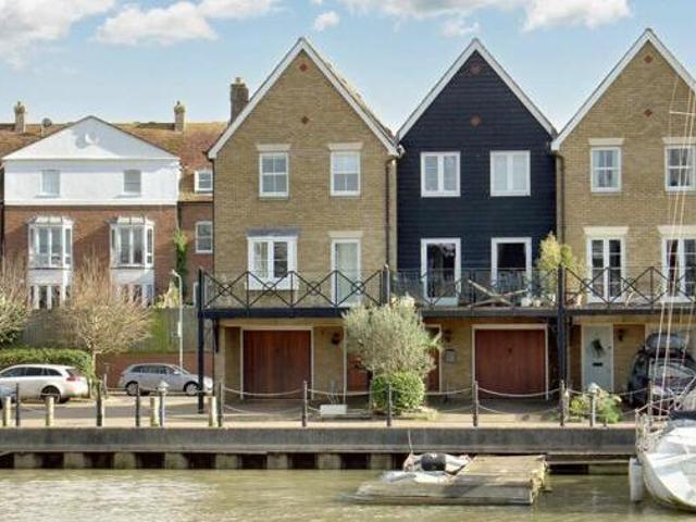 House for sale in Oad Street, Kent