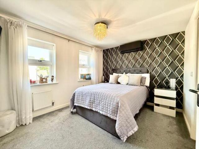 Cottage for sale in Oxley Park, Shenley Church End