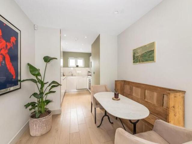Cottage for sale in Herne Hill, Greater London