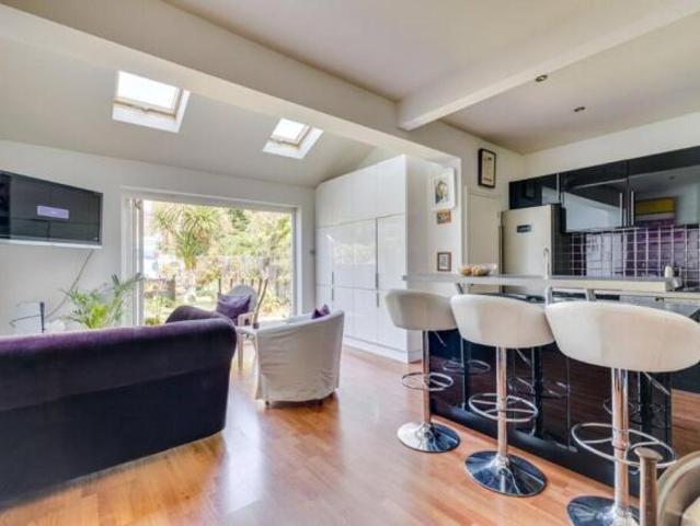 Cottage for sale in Hampton, Greater London