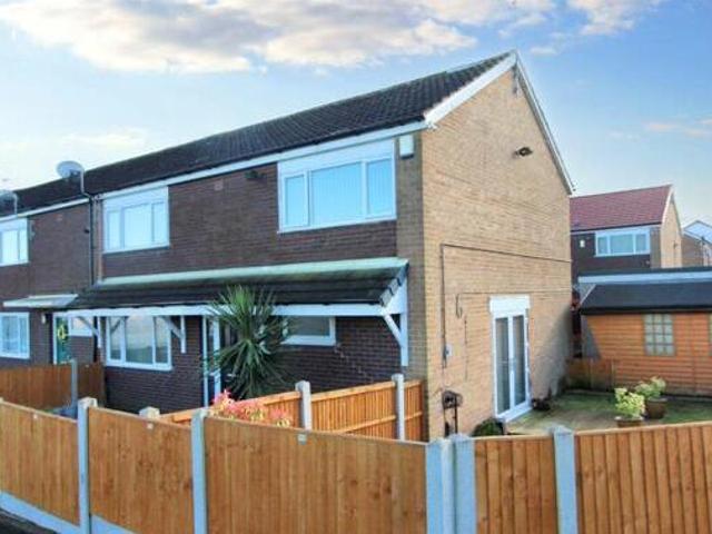 House for sale in Scholes, West Yorkshire