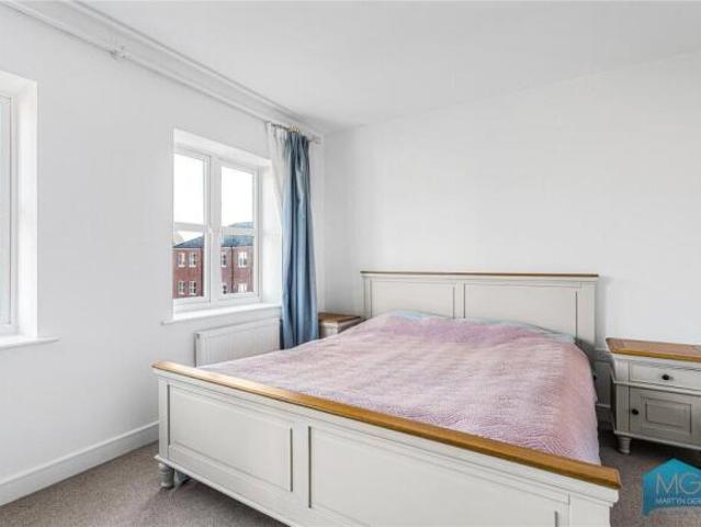 Property for sale in Cat Hill