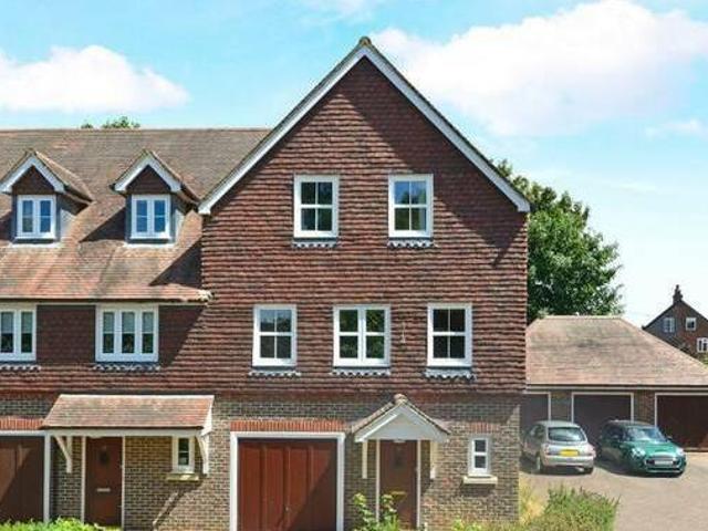 House for rent in Surrey