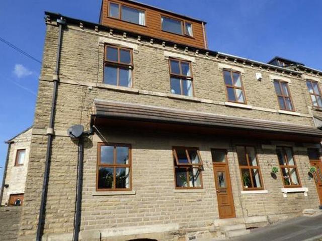 House for sale in Battyeford, Kirklees
