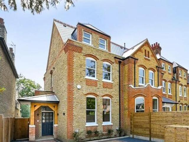 House for sale in New Malden, Greater London