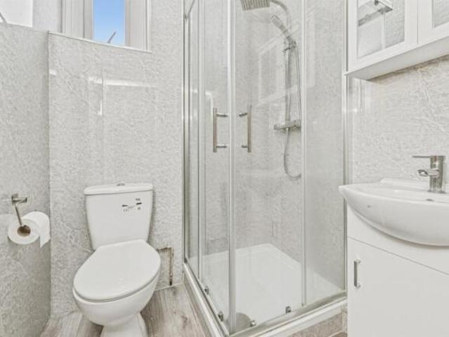 Cottage for sale in Laisterdyke, West Yorkshire
