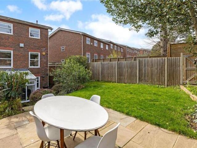 Cottage for sale in Wimbledon, Greater London