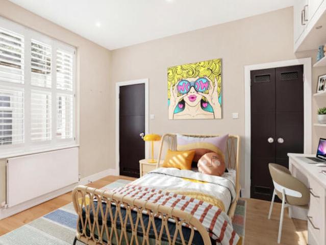 Cottage for sale in Cat Hill