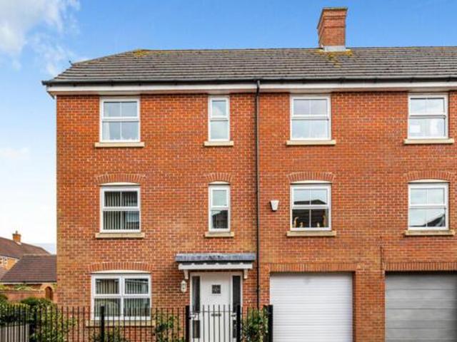 House for sale in Barton Stacey, Hampshire