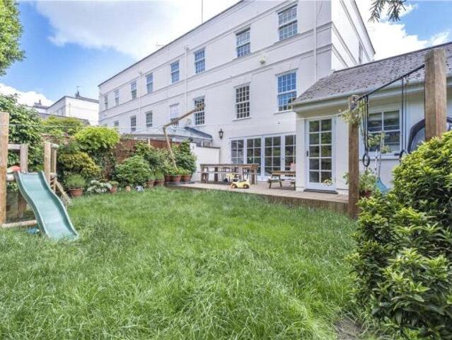 Cottage for sale in Cat Hill