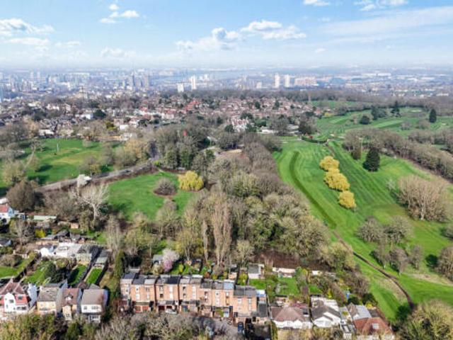 Cottage for sale in Shooters Hill, Greater London