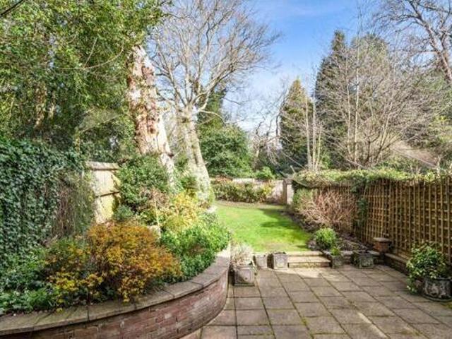 House for sale in Little Stanmore, Greater London