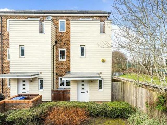 House for sale in Chertsey, Runnymede