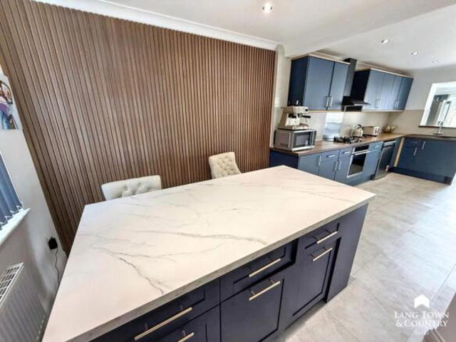 Cottage for sale in Mount Wise