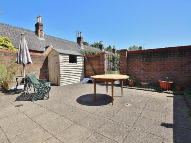 Cottage for sale in Isleworth, Greater London