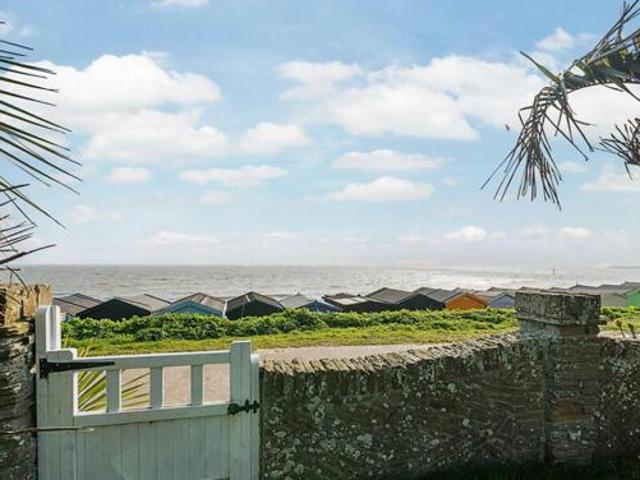 House for sale in Frinton and Walton, Dale Hill