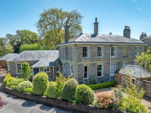 House for sale in Spring Vale, Hampshire