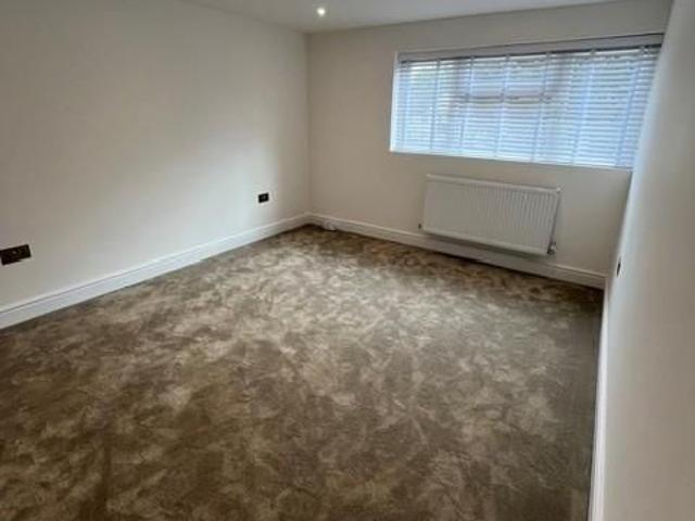 House for rent in London Borough of Barnet, Greater London