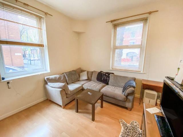 House for rent in Eastbrook, Bradford