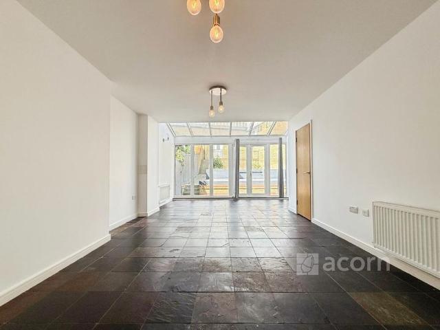 House for rent in Worcester Park Estate, Monks Orchard