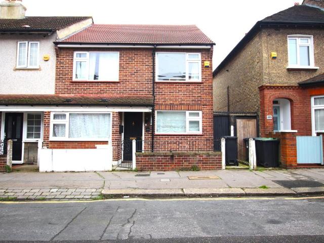 House for rent in London Borough of Croydon, Addiscombe