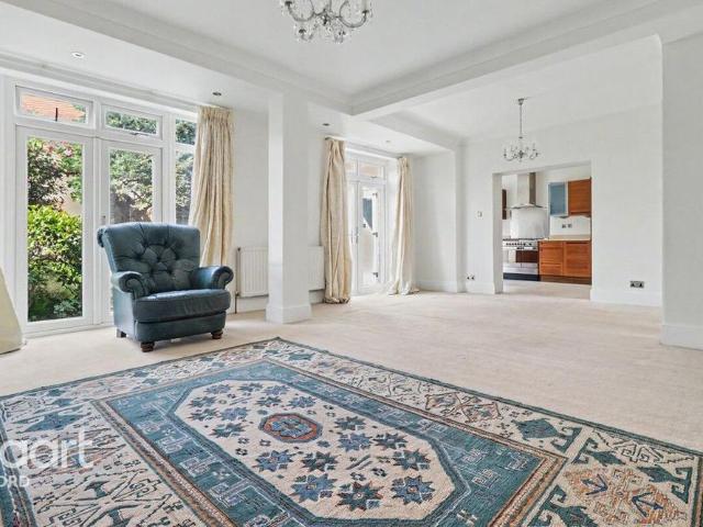 House for rent in Gants Hill, Greater London