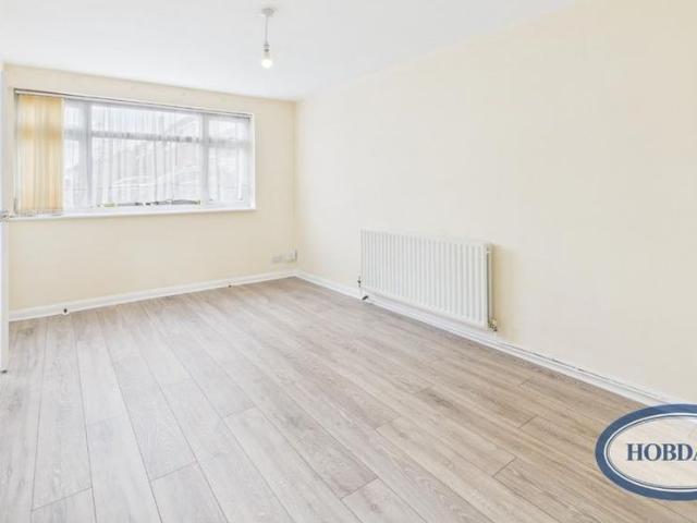 House for rent in Sunnybank, Hertsmere