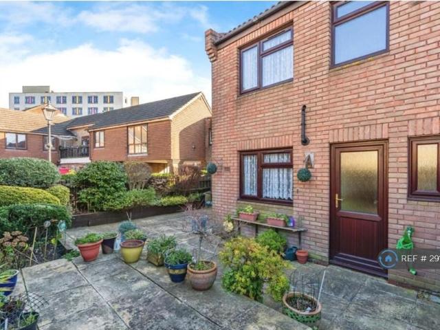 House for rent in Portsea, City Of Portsmouth
