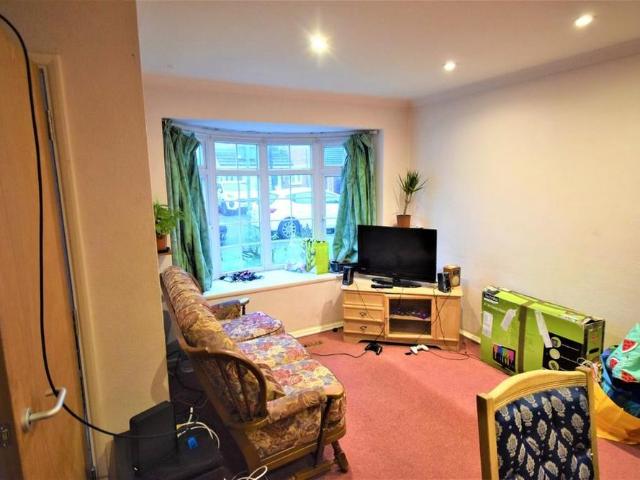 House for rent in Guildford Park, Guildford