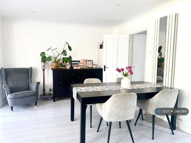 House for rent in Holyport, Bray