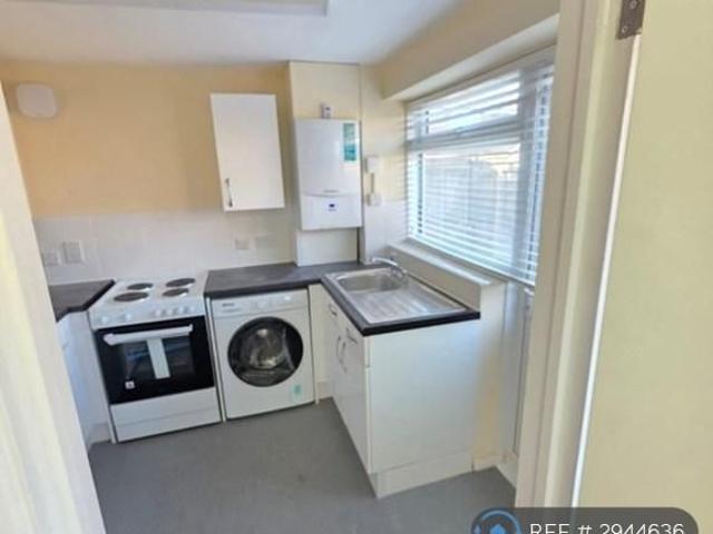 House for rent in Woodhall Farm, Pouchen End